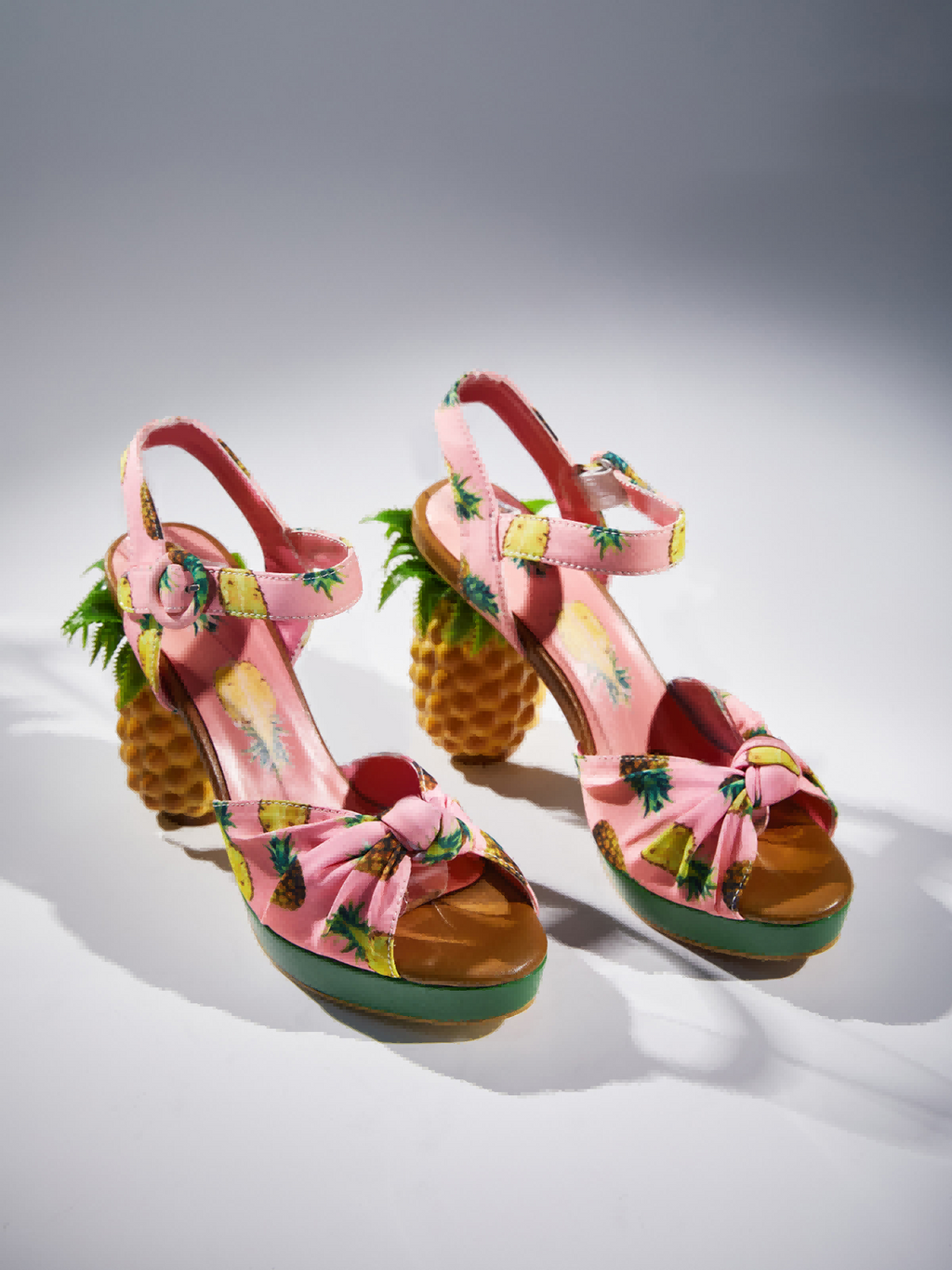 Azhira Pineapple Sandals In Pink