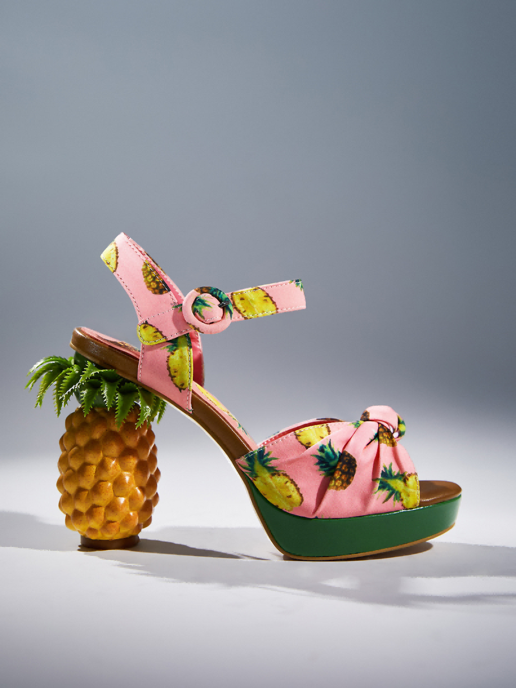 Azhira Pineapple Sandals In Pink